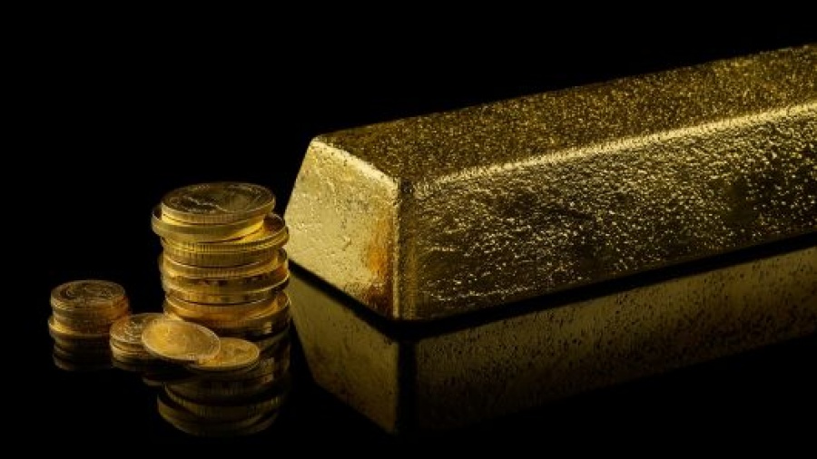 Σε χαμηλό ενός έτους ο χρυσός λόγω του ισχυρού δολαρίου – Απώλειες 0,4%