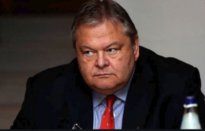 Βενιζέλος: Διασωληνωμένη η ελληνική οικονομία – Νέα «κοιτάσματα» ανεργίας και επιχειρήσεις «ζόμπι»