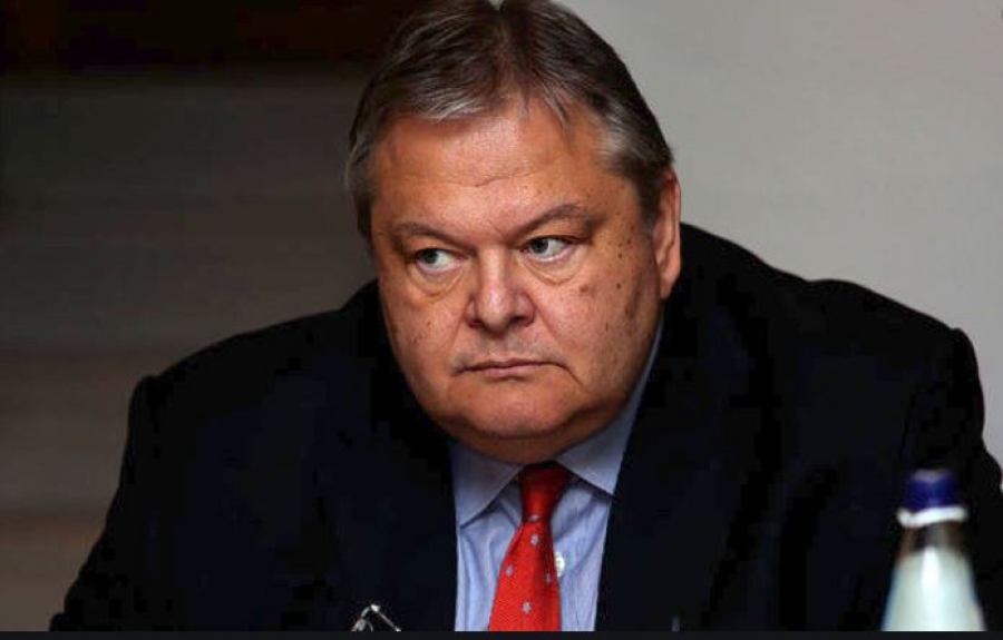 Βενιζέλος: Διασωληνωμένη η ελληνική οικονομία – Νέα «κοιτάσματα» ανεργίας και επιχειρήσεις «ζόμπι»