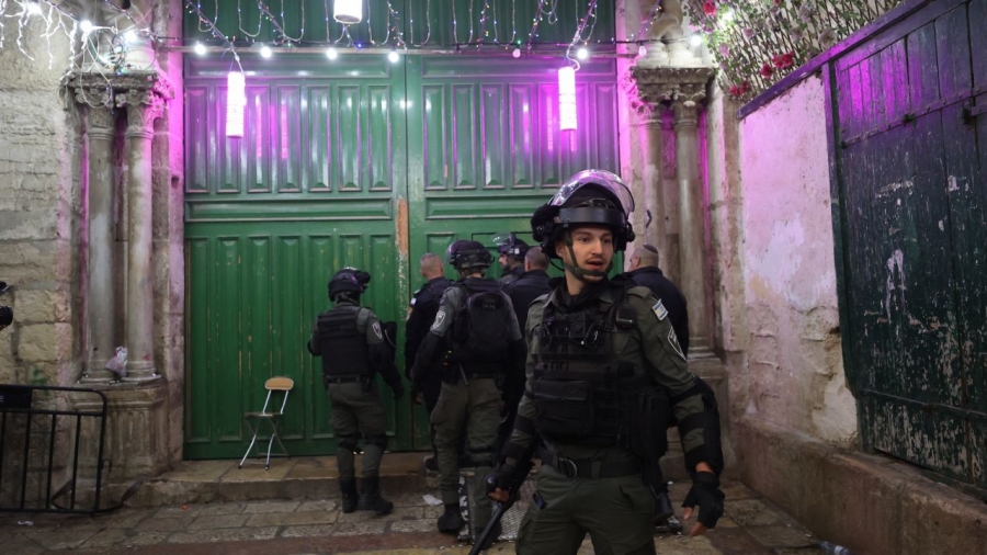 Ασύλληπτη βιαιότητα Ισραηλινών στο τέμενος Al Aqsa - Κίνδυνος ανάφλεξης - Netanyahu: Δεν θα επιτρέψουμε αλλαγή status quo