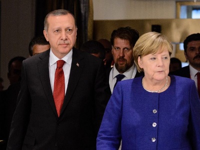 Γερμανία: Οι βαθιές διαφορές επισκίασαν την διάθεση επαναπροσέγγισης Merkel - Erdogan