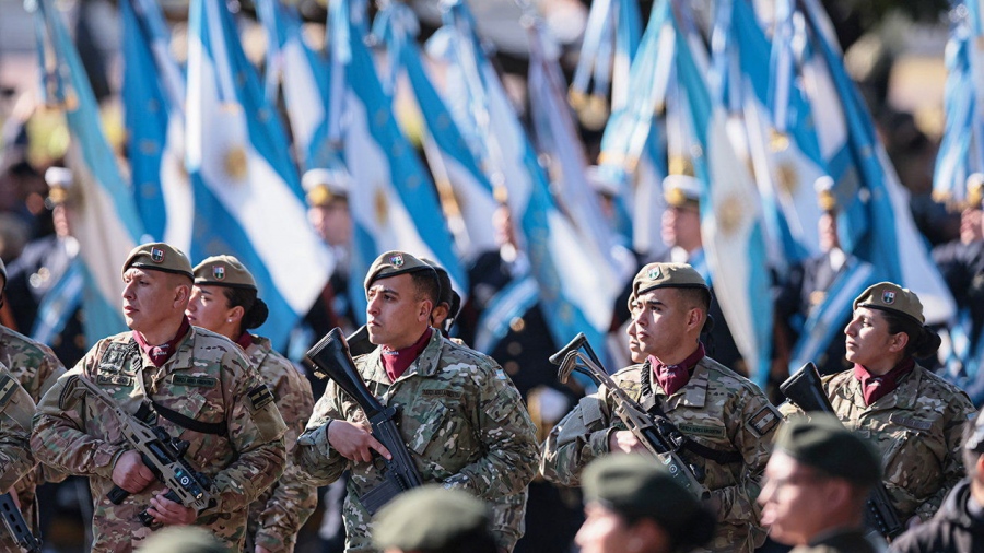 Αιματηρό ολίσθημα - Η Αργεντινή του Milei έτοιμη να στείλει στρατό στην Ουκρανία