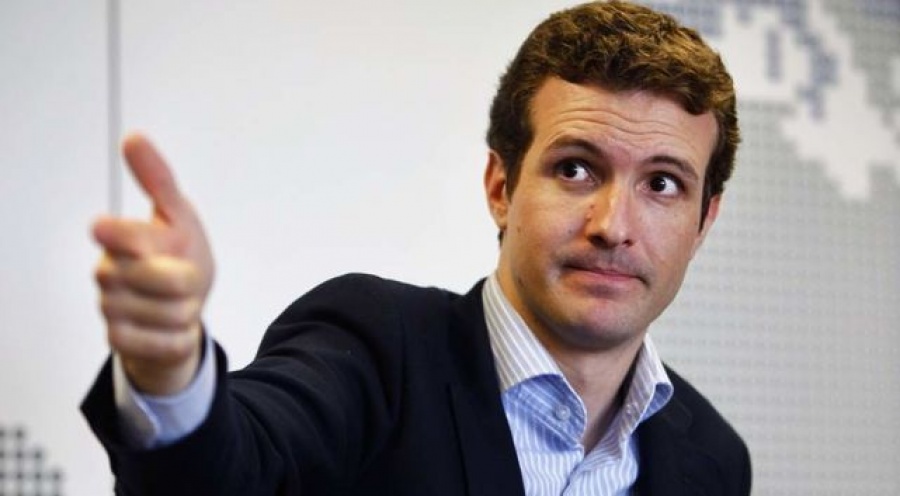 Ο 37χρονος Pablo Casado εξελέγη στην ηγεσία της ισπανικής κεντροδεξιάς
