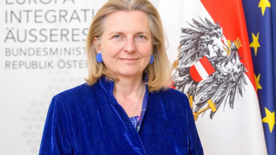 Kneissl (πρώην ΥΠΕΞ Αυστρίας): Η Ρωσία ξεπέρασε τη γερμανική οικονομία 2 μήνες μετά την πρόβλεψη του Putin