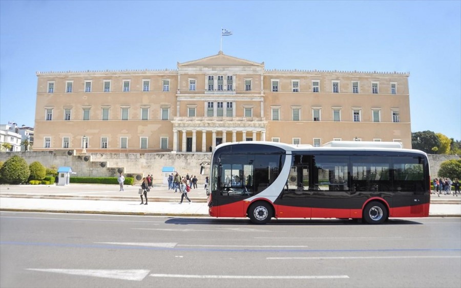 Στους δρόμους της Αθήνας δοκιμαστικά το πρώτο ηλεκτροκίνητο λεωφορείο της κινεζικής BYD