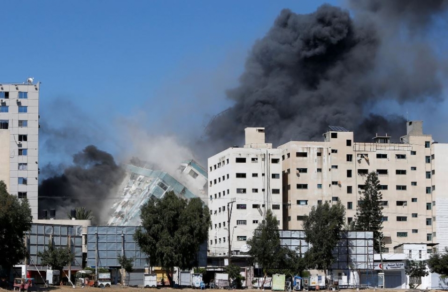 Εικόνα  ντοκουμέντο – Λίγο πριν ο ισραηλινός πύραυλος ισοπεδώσει το κτίριο του AP και του Al Jazeera