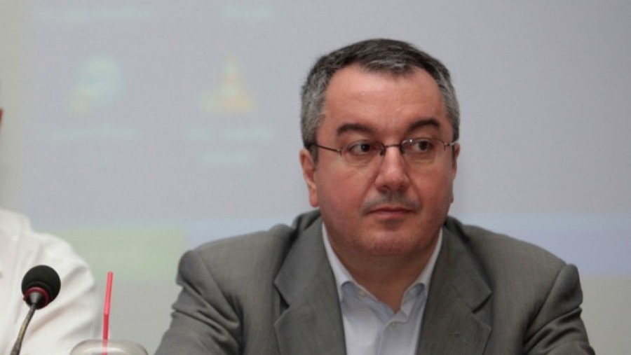 Μόσιαλος για μετάλλαξη Covid - 19: Τα εμβόλια μπορούν να τροποποιηθούν