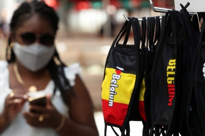Βέλγιο: Επιστροφή στην τηλεργασία και μάσκες παντού για να αναχαιτιστεί το νέο κύμα της πανδημίας