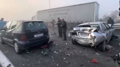 Καραμπόλα με 13 οχήματα στην εθνική οδό Αθηνών - Λαμίας