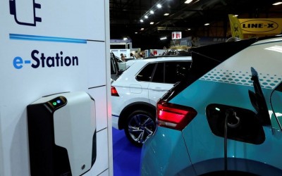 Κομισιόν: Τουλάχιστον 30 εκατομμύρια ηλεκτροκίνητα αυτοκίνητα στους δρόμους της ΕΕ έως το 2030