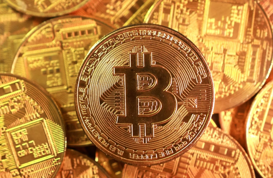 Συνεχίζεται το sell-off στα crypto – Κάτω από το ψυχολογικό  όριο των 80.000 δολ. το Bitcoin