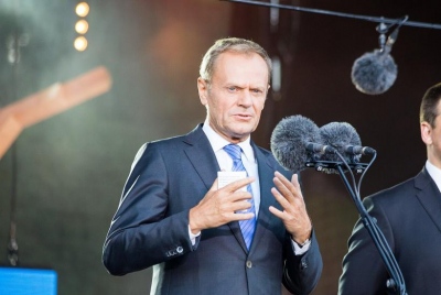 Η ευρωπαϊκή ύαινα ξαναβρυχάται: Tusk σε ρόλο ταμία του πολέμου - Η Πολωνία στο χείλος της καταστροφής και της προδοσίας