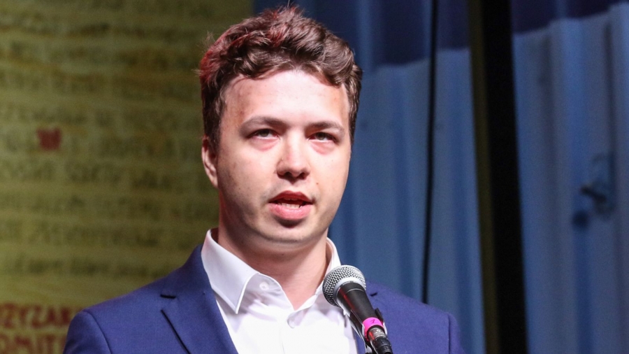 Φόβοι για βασανισμό του 26χρονου δημοσιογράφου μετά την «αεροπειρατεία» στην πτήση της Ryanair