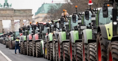 Γερμανία: Στους δρόμους τα τρακτέρ στο… Βερολίνο - «Πρέπει να πεινάσετε για να μας καταλάβετε»