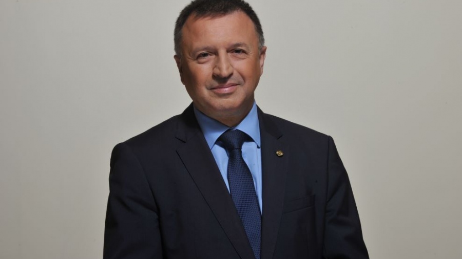 «Κεντρική Πορεία» - Ίδρυση νέου πολιτικού φορέα με πυρήνα τη μεσαία τάξη, από τον Απόστολο Βλάχο