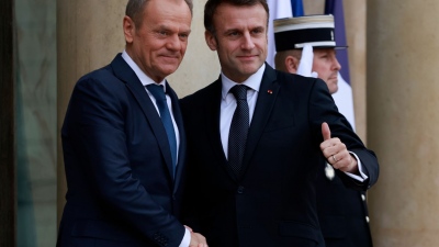 Γαλλία: Με το βλέμμα στη Ρωσία, o Macron συνάπτει μεγάλη πυρηνική συμφωνία με την Πολωνία