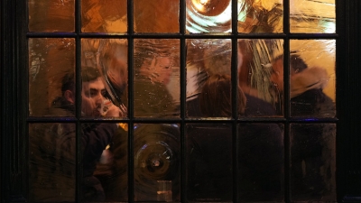 «Δεν ξέρουμε πώς θα επιβιώσουμε» - Επιχειρήσεις σε όλο το Ην. Βασίλειο κλείνουν λόγω κρίσης στο κόστος ζωής