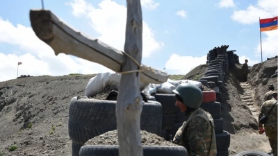 Αρμενία και Αζερμπαϊτζάν προς γενικευμένο πόλεμο: Τέσσερις Αρμένιοι στρατιώτες νεκροί από βομβαρδισμό στα σύνορα