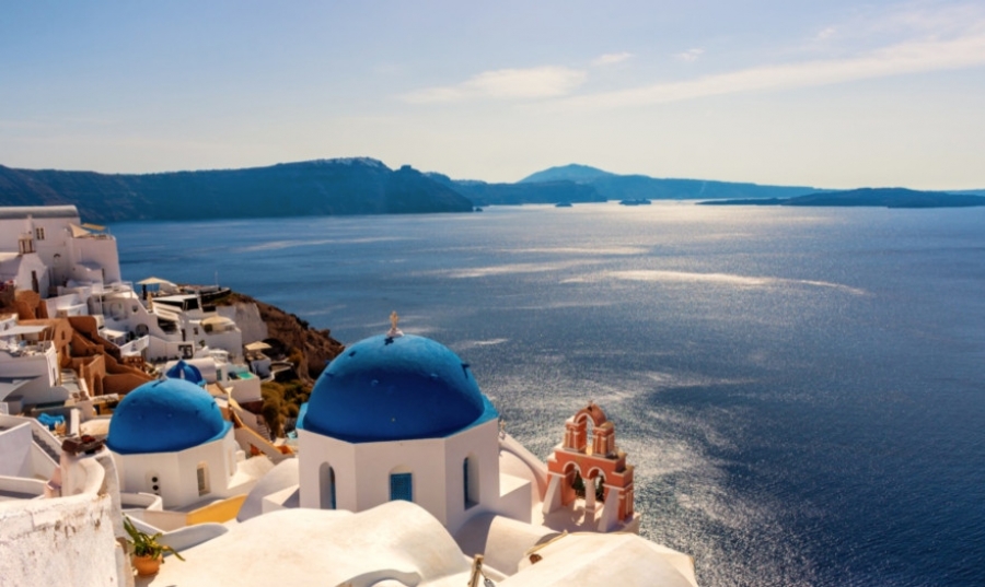 Handelsblatt: Αβεβαιότητα για τον ελληνικό τουρισμό λόγω της μετάλλαξης Omicron