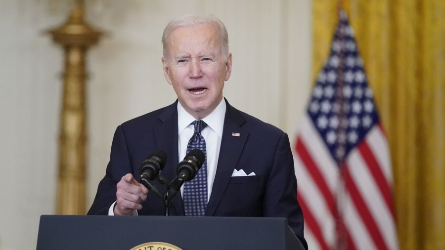 Παραδοχή Biden για τις φαιδρότητες στις ΗΠΑ: Πιθανώς μετεωρολογικά αερόστατα τα ιπτάμενα αντικείμενα που καταρρίψαμε