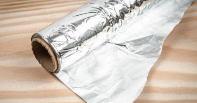 Συναγερμός από τον Παγκόσμιο Οργανισμό Υγείας: Αποφύγετε το μαγείρεμα με αλουμινόχαρτο