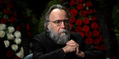 Alexander Dugin για Μεσανατολικό: Οι ΗΠΑ θα αναγκαστούν να κλείσουν τα ανοιχτά μέτωπα, για να αποφύγουν κλιμακώσεις