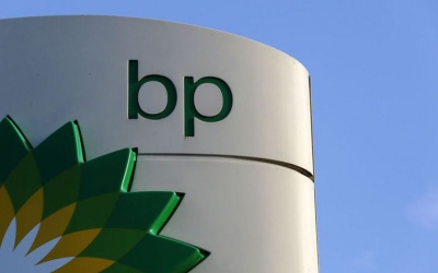 Κρίση στους κολοσσούς του πετρελαίου - Η BP αναστέλλει τις επαναγορές μετοχών