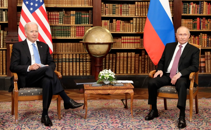 Προειδοποίηση Biden με κυρώσεις και Nord Stream 2 αν υπάρξει κλιμάκωση - Εγγυήσεις ότι το ΝΑΤΟ δεν θα διευρυνθεί προς ανατολάς ζήτησε o Putin