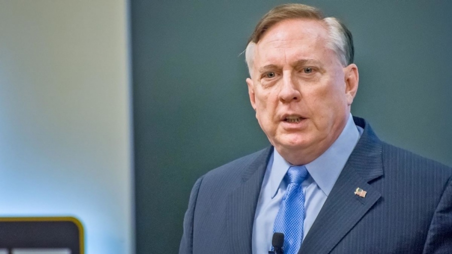 Douglas McGregor (ΗΠΑ): Πρέπει να δράσουμε σκληρά και να απομακρύνουμε τον Zelensky είναι απατεώνας