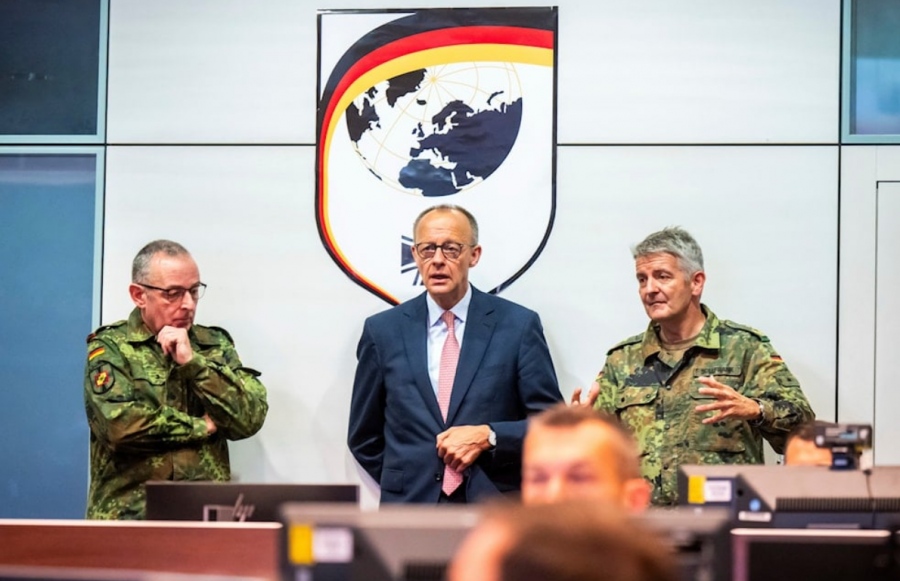 Die Zeit  - Η Ευρώπη σε πόλεμο  – Η Γερμανία ετοιμάζεται να φιλοξενήσει 800.000 στρατιώτες ως προγεφύρωμα του ΝΑΤΟ