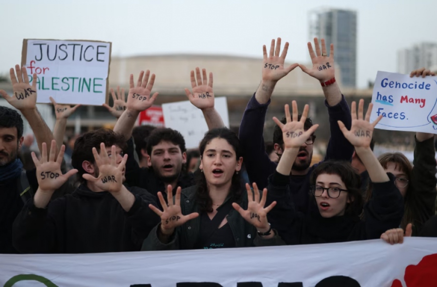 Ισραήλ – Άγρια καταστολή της Αστυνομίας σε αντιπολεμική διαδήλωση στο Tel Aviv