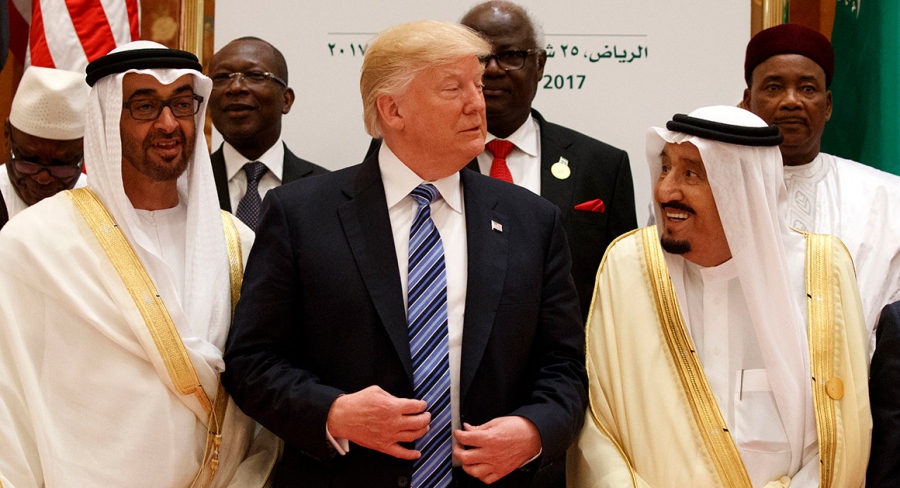 Ο Trump σοκάρει με συμφωνίες πολλών δισ. στη Μέση Ανατολή - Η κρυφή στρατηγική πίσω από το ταξίδι του