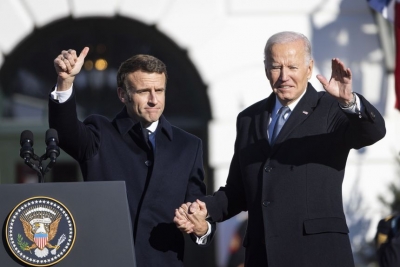 Συνάντηση Biden – Macron με επιθετικά μηνύματα: Η Ρωσία είναι υπόλογη για θηριωδίες και εγκλήματα πολέμου στην Ουκρανία