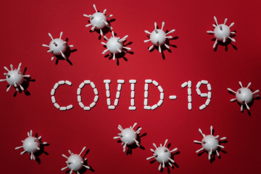 Ακόμη και με τα εμβόλια... οι θάνατοι από τον Covid-19 στις ΗΠΑ το 2021 ξεπερνούν αυτούς του 2020