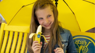 Η Chiquita χρωματίζει τον κόσμο κίτρινο με τη νέα της καμπάνια