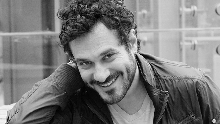 Λεμπέσης (Εκδόσεις LeBee): Οι «Χρυσές Μέλισσες» δίνουν φωνή σε νέους συγγραφείς