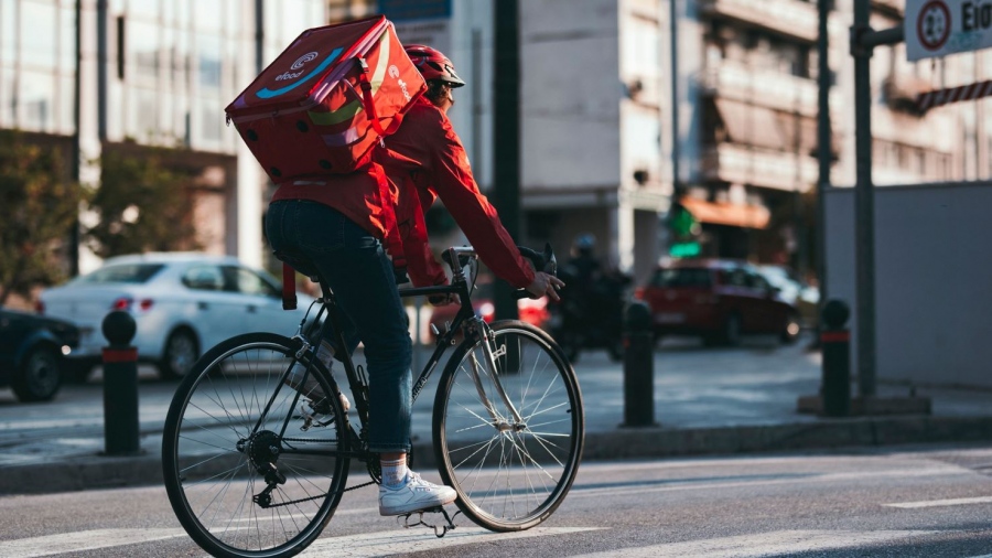 Οι διανομείς του efood αξιολογούν θετικά τη συνεργασία τους με την εταιρεία