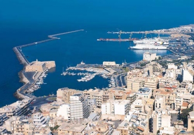 «Σπάει» τα ρεκόρ ο τουρισμός στο Νότιο Αιγαίο και την Κρήτη