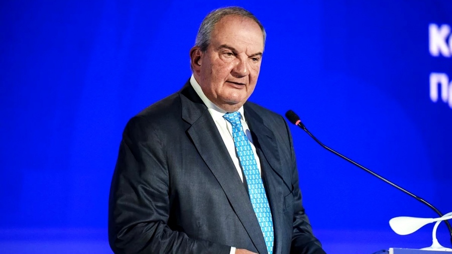 Βόμβες Καραμανλή για τη Δημοκρατία στην Ελλάδα – Σφοδρά πυρά προς Μητσοτάκη: «Δεν ελέγχονται οι ισχυροί, έρχεται εθνική κρίση»