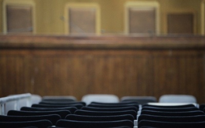 Σε ιατρικό λάθος αποδίδει τον θάνατο της 36χρονης μεσίτριας ο αγγειοχειρουργός που κατηγορείται για ανθρωποκτονία