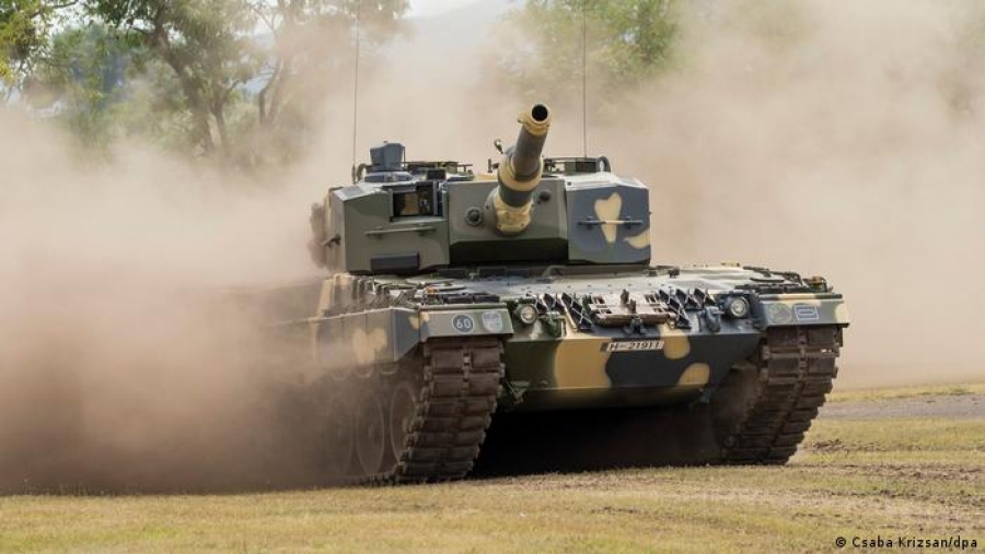 «Φιάσκο» με τα τεθωρακισμένα για την Ουκρανία - H Σλοβακία θα παραχωρούσε 30 Τ-72 και θα έπαιρνε γερμανικά Leopard