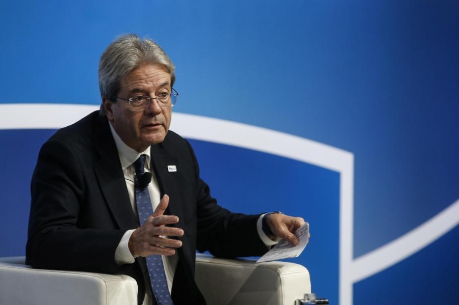 Gentiloni (Κομισιόν): Στο σωστό δρόμο η ελληνική οικονομία, δεν έχουν λυθεί όλα τα προβλήματα