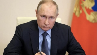 FT: Οι ΗΠΑ σχεδιάζουν κυρώσεις κατά του στενού κύκλου του Putin εάν εισβάλλει στη Ρωσία