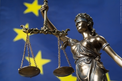 Η διολίσθηση του κράτους δικαίου στην Ελλάδα μέσα από την έκθεση της Ευρωπαϊκής Επιτροπής - Η διαφθορά, τα ΜΜΕ, οι διορισμοί