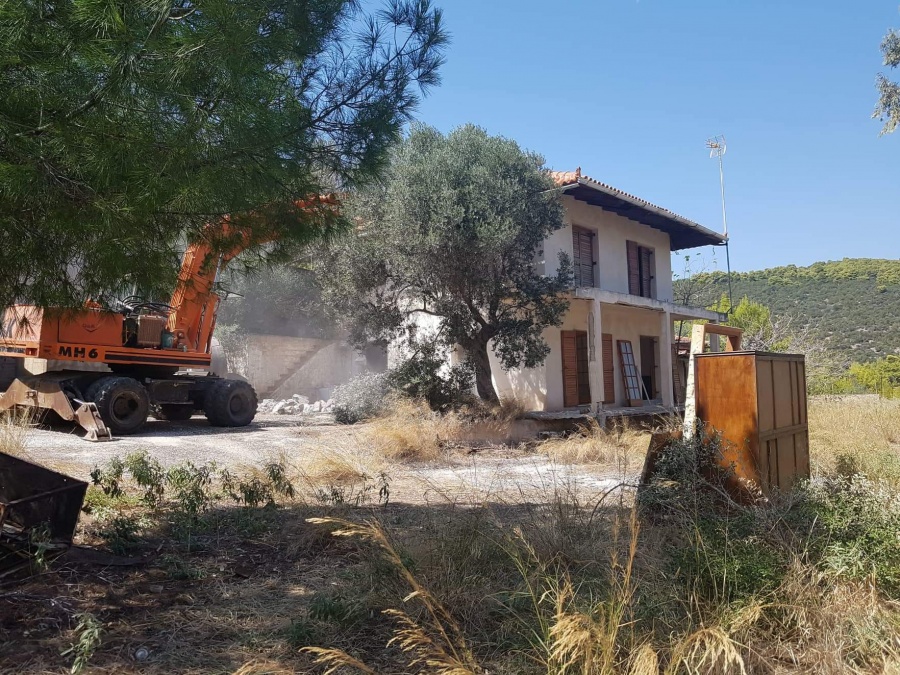 ΥΠΕΝ: Νέες κατεδαφίσεις στην περιοχή Μαραθώνα - Διονύσου