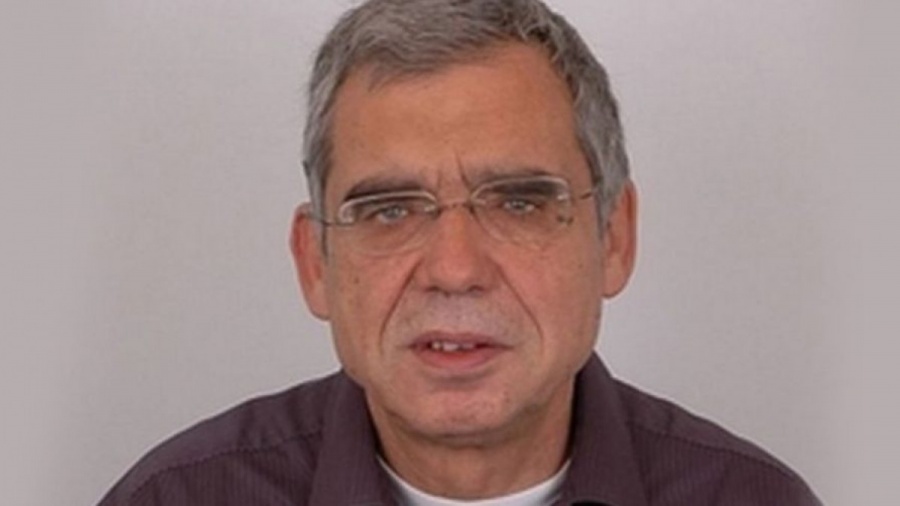Έφυγε από τη ζωή ο δημοσιογράφος Κώστας Καίσαρης, ο θρυλικός «Αποδυτηριάκιας»