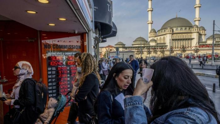 Η Τουρκία αυξάνει τους μισθούς για να βοηθήσει τους εργαζομένους λόγω πληθωρισμού