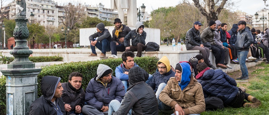 Σε προσφυγικό καταυλισμό μετατράπηκε η πλατεία Αριστοτέλους στη Θεσσαλονίκη - Έντονες οι διαμαρτυρίες πολιτών
