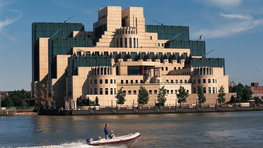 Πρωτοφανές - Οι βρετανικές μυστικές υπηρεσίες M-15 και M-16 αλληλοπαρακολουθούνται λόγω υστερίας για την Ρωσία