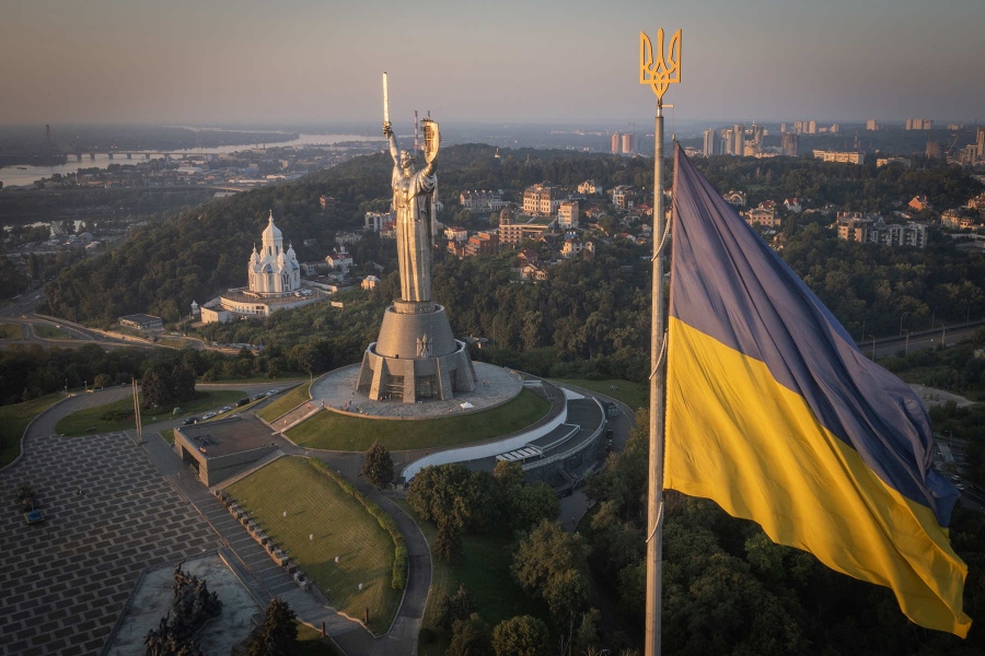 Η Δύση φυτεύει… «κυβερνήτη» στην Ουκρανία - Υποψήφιος… και ο Stoltenberg, θα ελέγχει τον…Zelensky